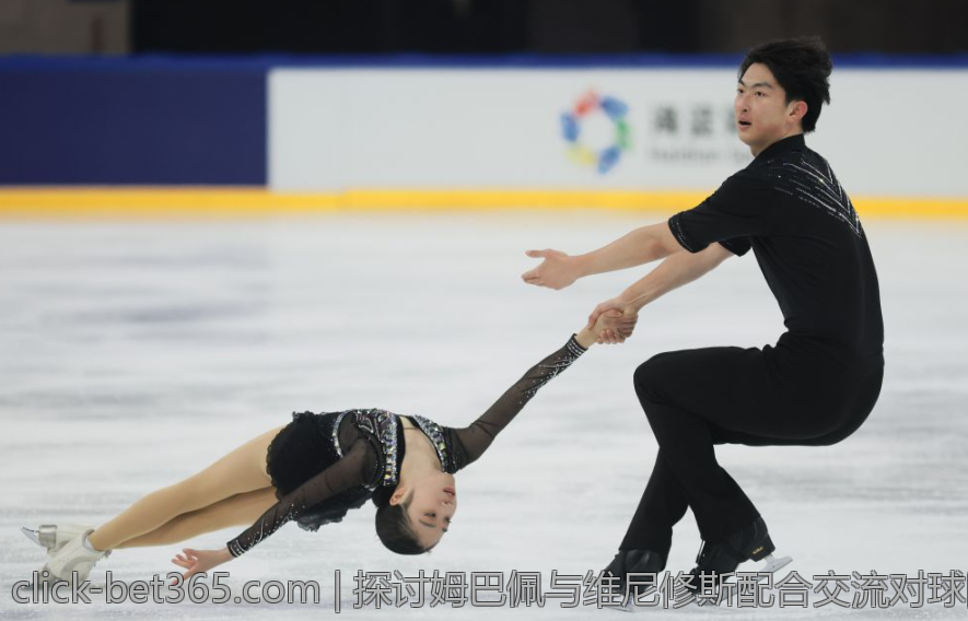 探讨姆巴佩与维尼修斯配合交流对球队战术的影响
